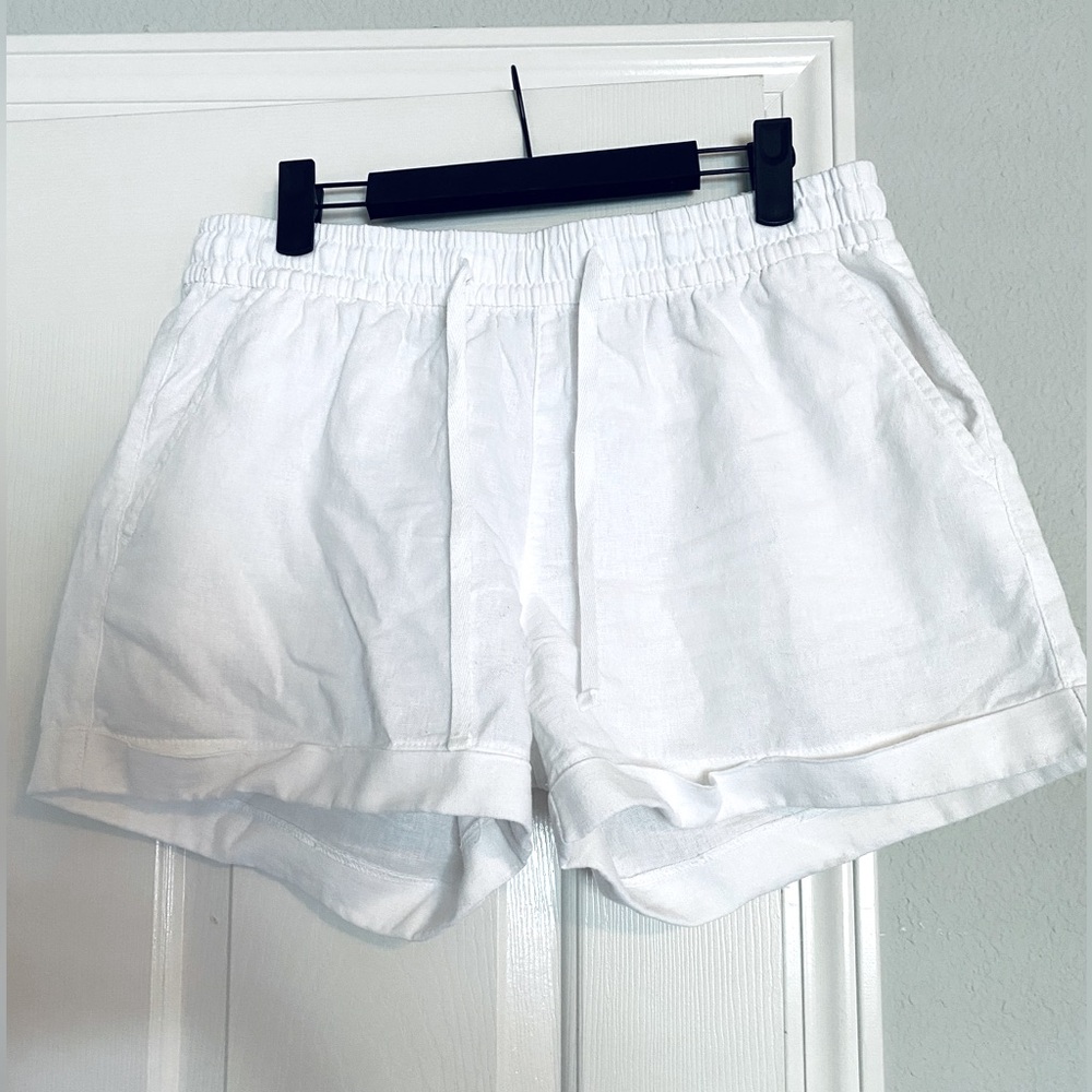 Old Navy Women’s Pull On Shorts Elastic Waist Linen White Medium M